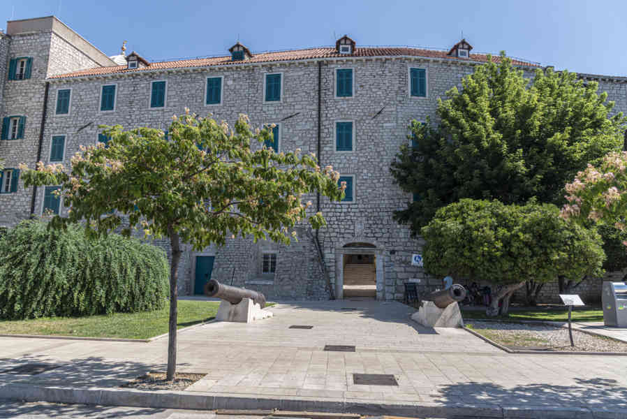 Croacia - Sibenik 16 - palacio del Rector